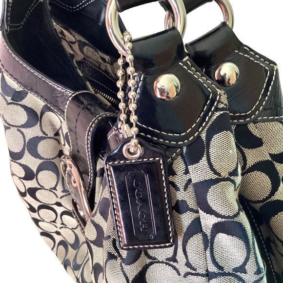 Coach Lynn Hobo Shoulder Signature Purse Bag - Picture 4 of 17